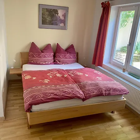 Haeuschen Mit Gartenblick Апартаменты Идштайн