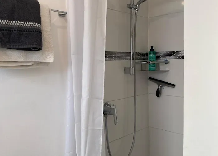 Haeuschen Mit Gartenblick *