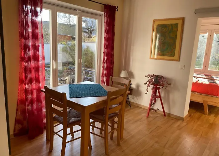 Apartment Haeuschen Mit Gartenblick