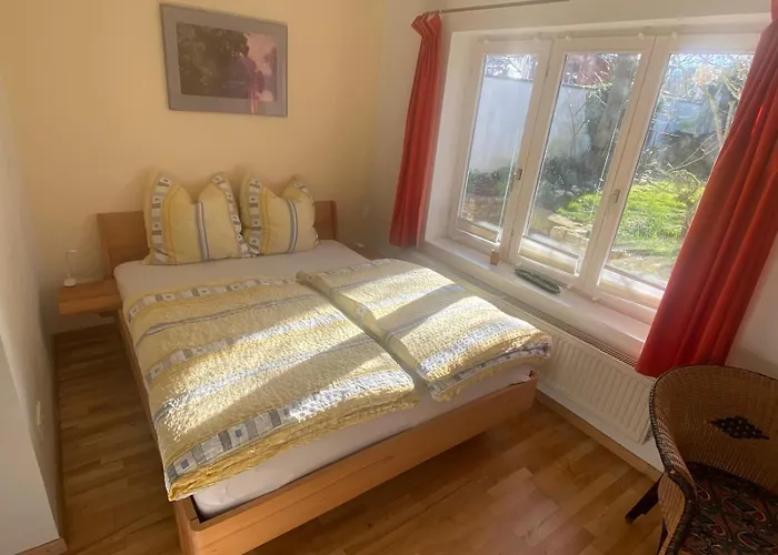 Apartment Haeuschen Mit Gartenblick